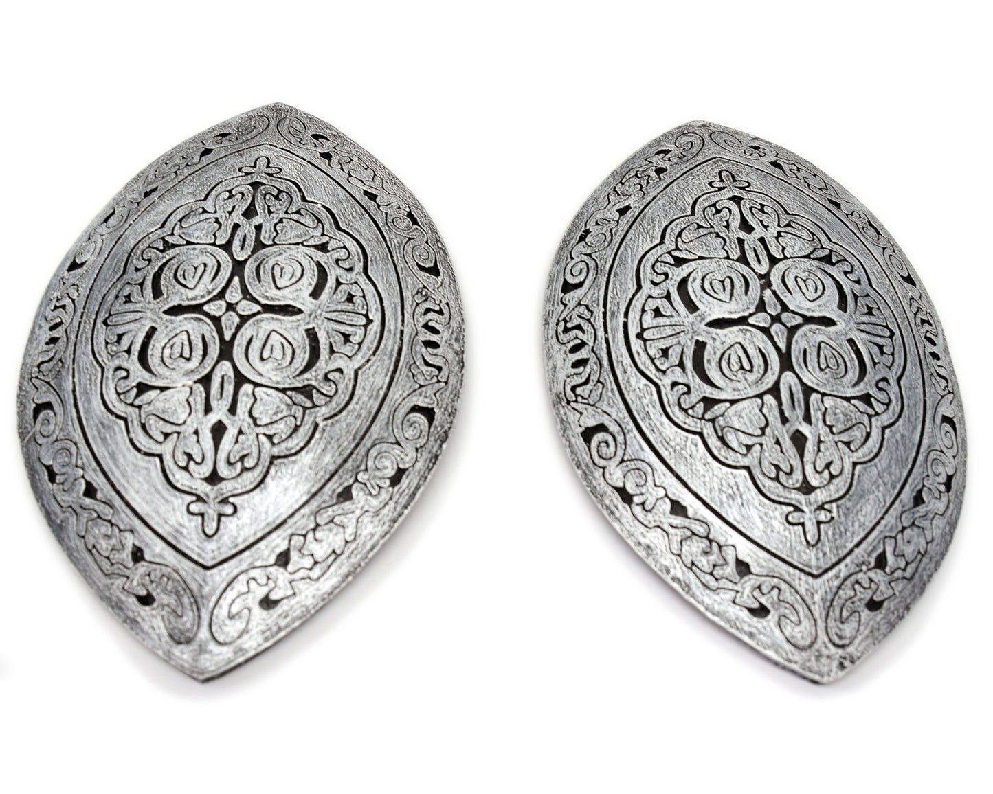 Yennefer knee armor set